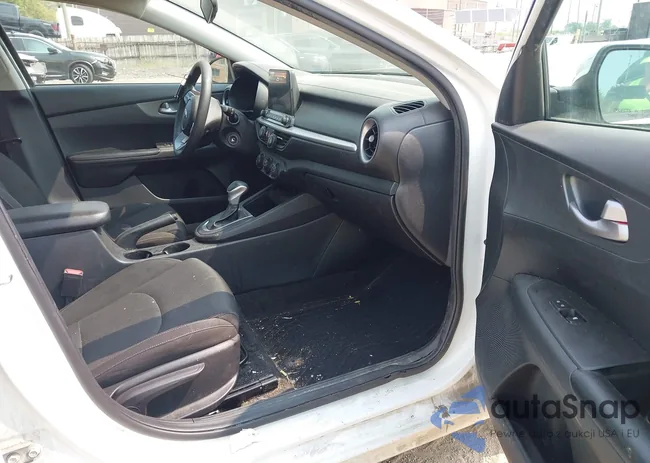 3KPF24AD3ME264999: 42411741