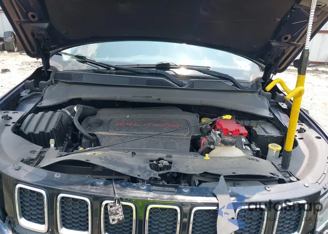 3C4NJDBB8LT219613: 42412858