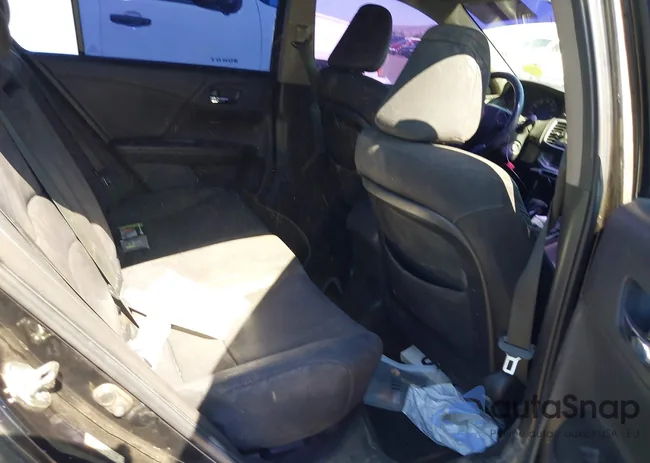 1HGCR2F52EA135775: 42413137