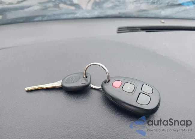 2G1WT55NX89130736: 42414000