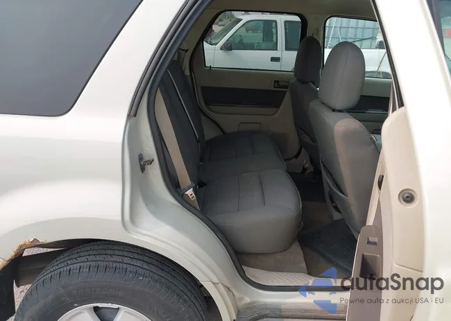 1FMCU03G39KB87113: 42414206