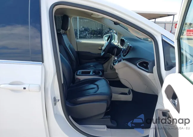 2C4RC1BG8NR197706: 42414290