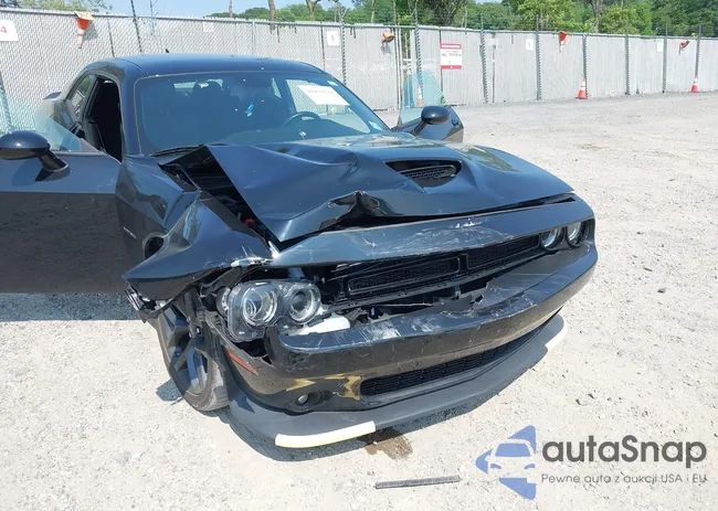 2C3CDZBT9NH196279: 42413742