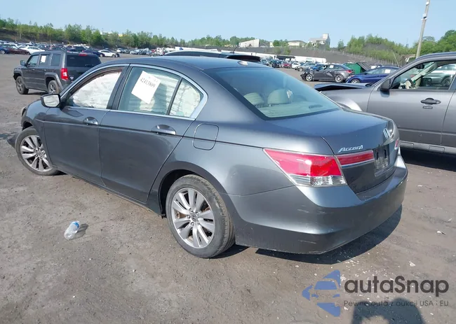 1HGCP2F86BA047579: 42413809