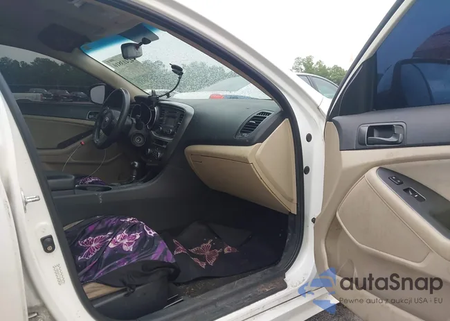 KNAGM4A77F5648515: 42413810