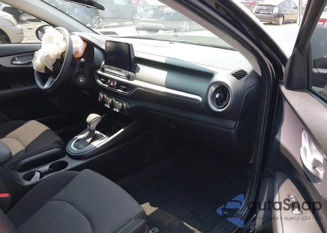 3KPF24AD2RE719185: 42414877