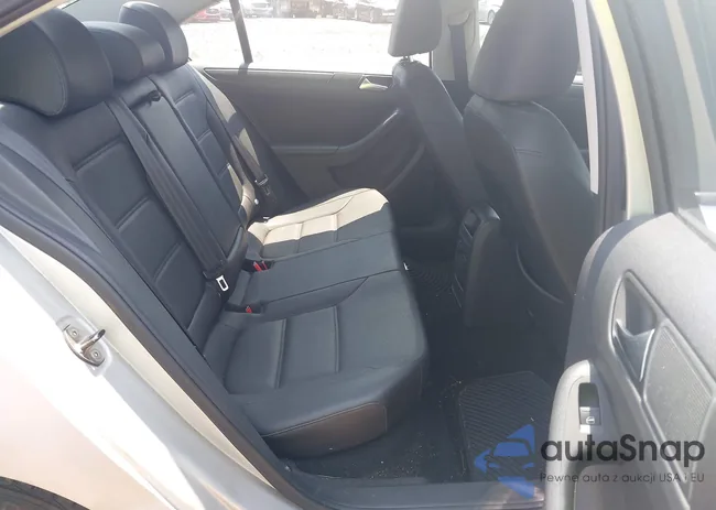 3VWDP7AJ5CM309927: 42414951