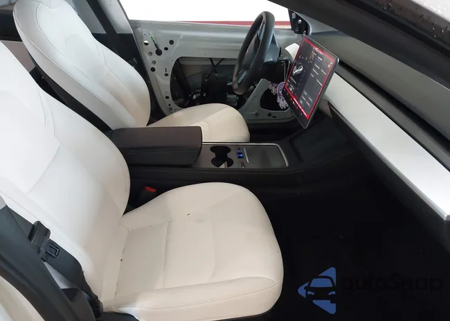 5YJ3E1EB9MF903382: 42415250