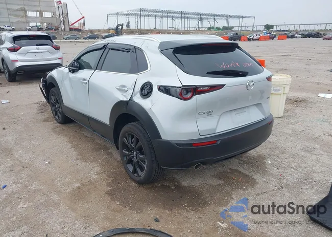 3MVDMBBM8SM758264: 42415400