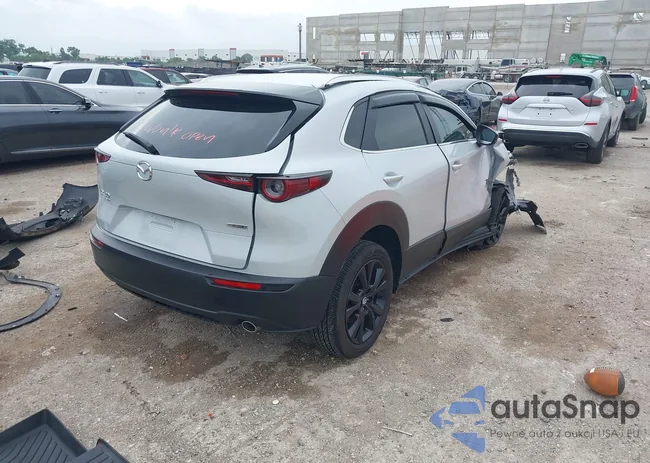 3MVDMBBM8SM758264: 42415400