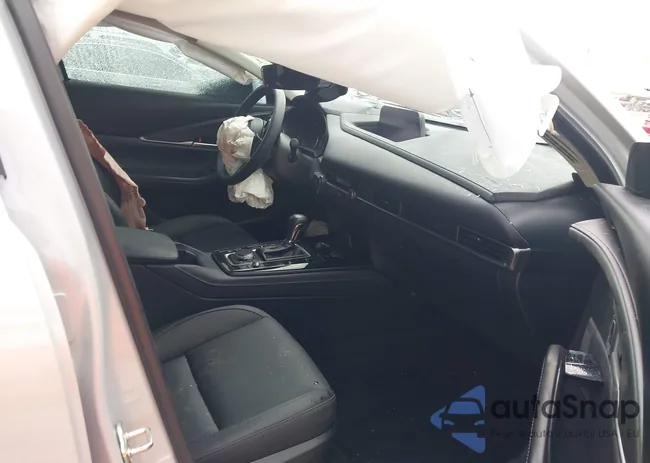 3MVDMBBM8SM758264: 42415400