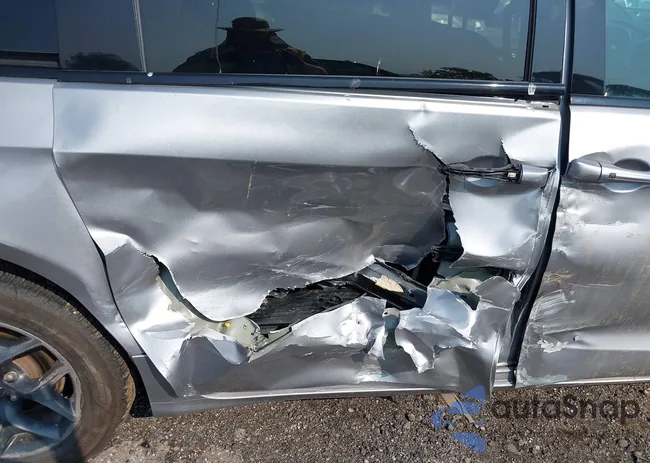 2C4RC1EG2KR704168: 42414561