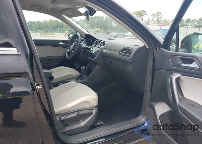 3VV3B7AX5MM022012: 42414654