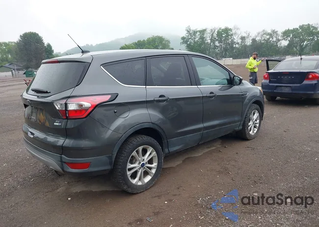 1FMCU9GD7HUD07020: 42414700