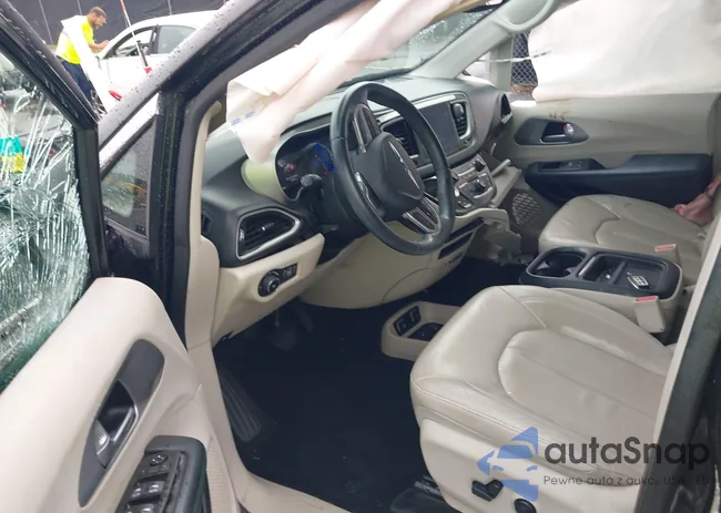 2C4RC1L74JR183472: 42414724