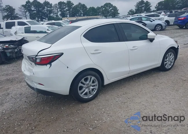 3MYDLBYV4JY302016: 42415961