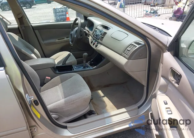 4T1BF30K22U504096: 42415546