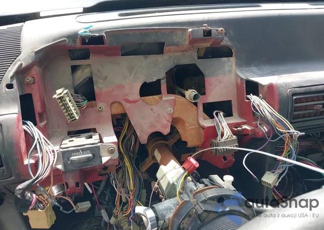 1FACP41E7LF117821: 42415568