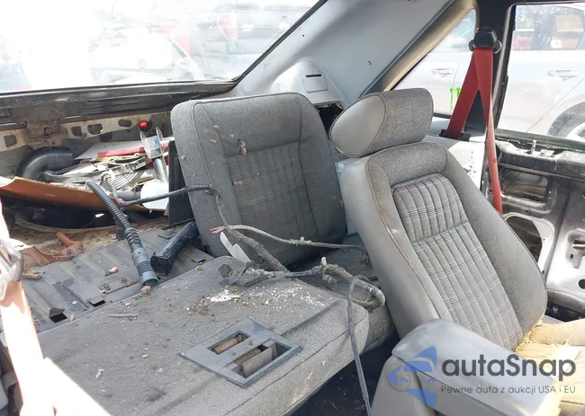 1FACP41E7LF117821: 42415568