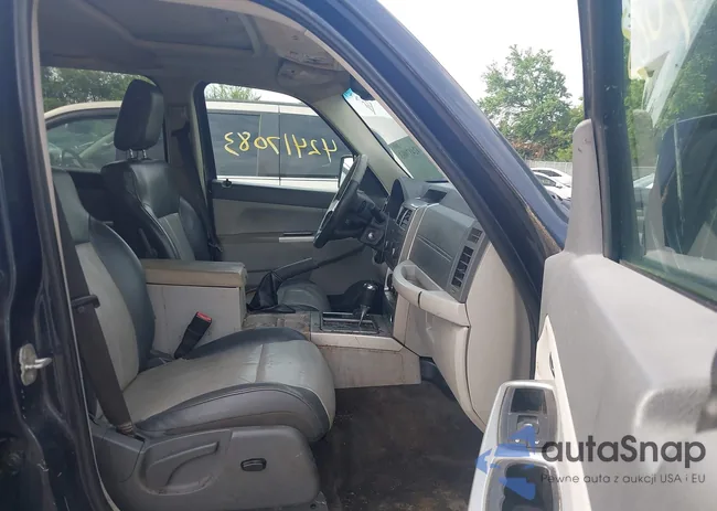 1J8GN58K68W113973: 42417083