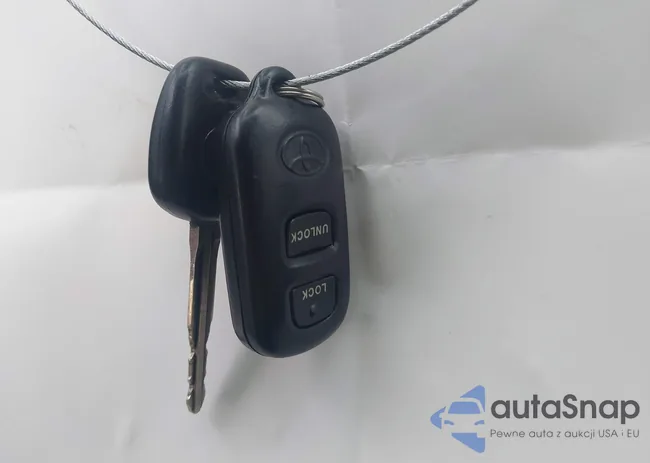 1NXBR32E68Z970511: 42417353