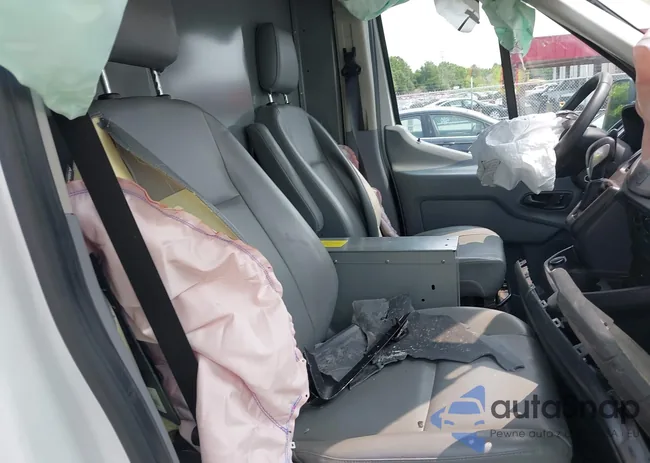 1FTYR1CM5HKA90744: 42416549