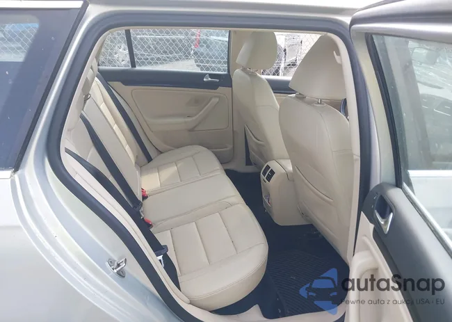 3VWPZ7AJXBM659043: 42416779