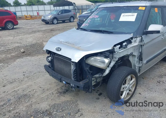 KNDJT2A23B7312587: 42418105