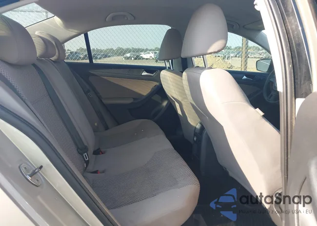 3VW2K7AJ5DM257948: 42417705