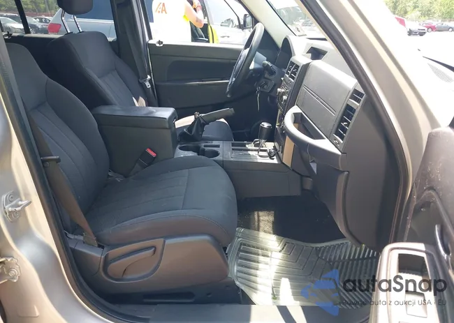 1C4PJMAK4CW101403: 42417803