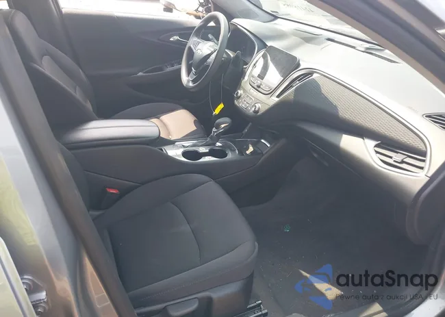 1G1ZD5ST2RF131496: 42418985