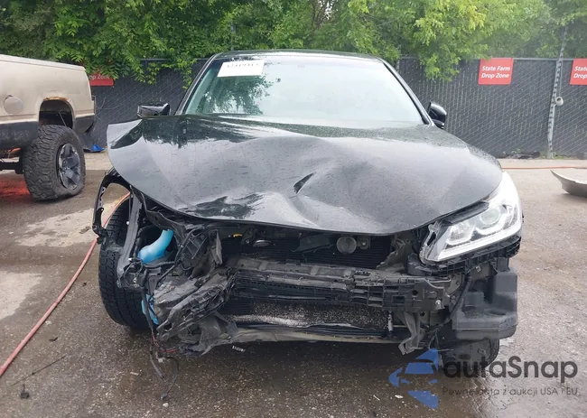 1HGCR2F8XGA223549: 42419413