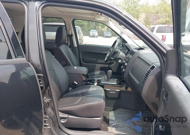 4F2CY9GG1BKM01349: 42420216