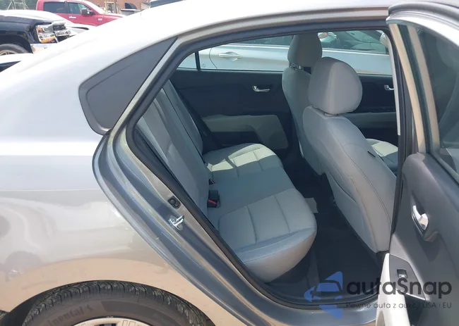 3KPA24AD6PE617752: 42420235