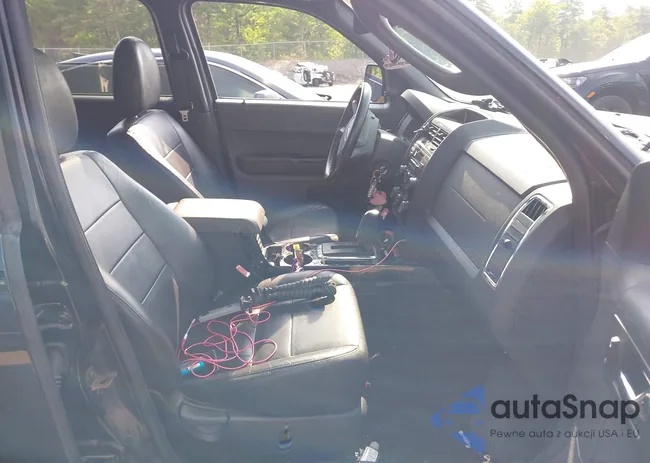 1FMCU9EG5BKB43119: 42421308