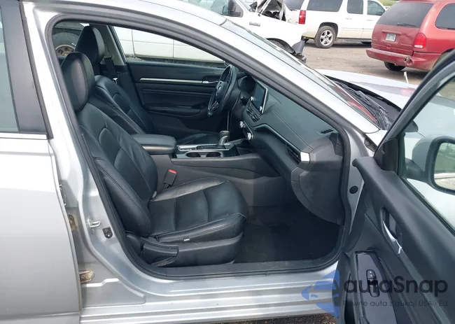 1N4BL4DV7MN301523: 42421365