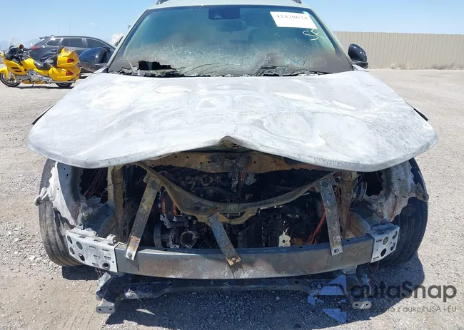 KL77LKE29RC160608: 42420674