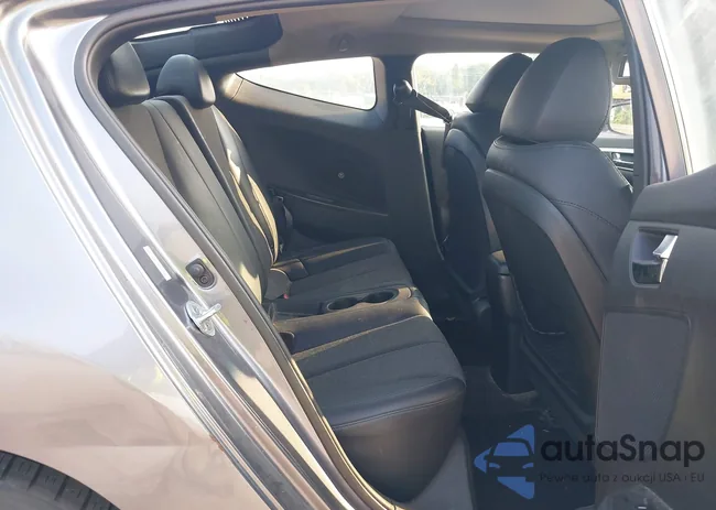 KMHTC6AD1CU081754: 42421889