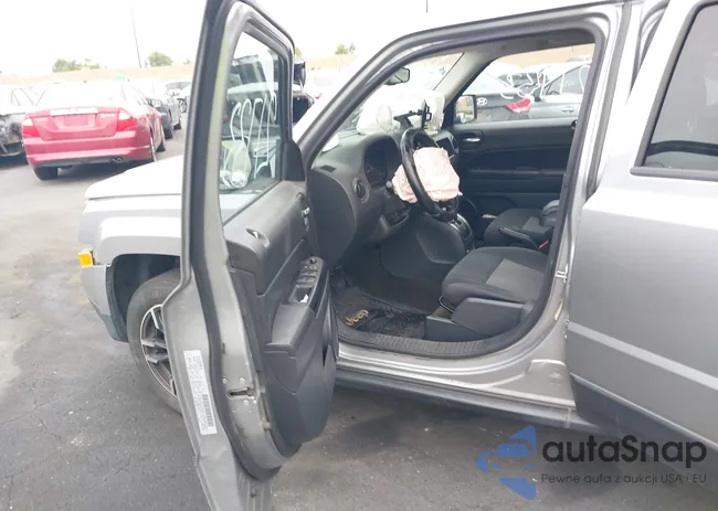 1C4NJPBB6GD710842: 42421733