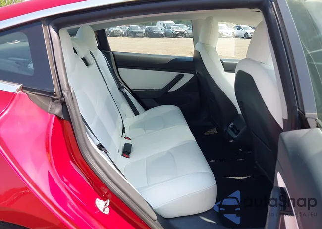 5YJ3E1EB4LF668209: 42422863