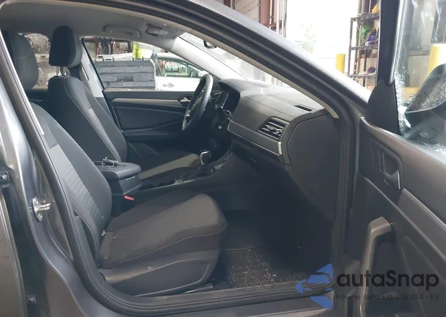 3VW5M7BU2RM039540: 42422981