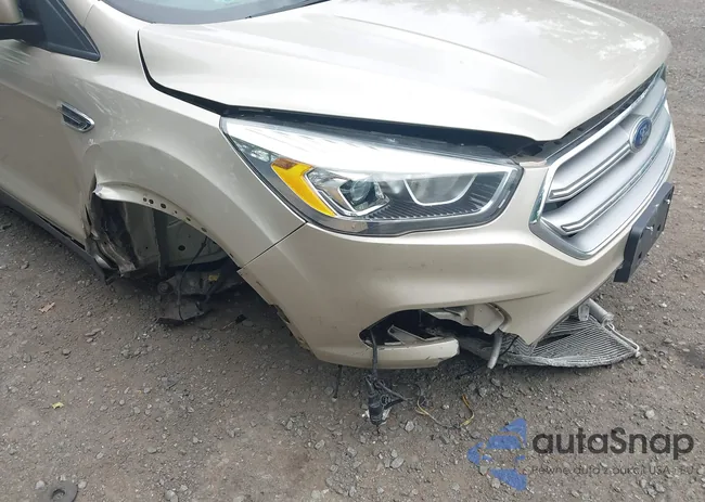 1FMCU9GD0HUB64542: 42423131