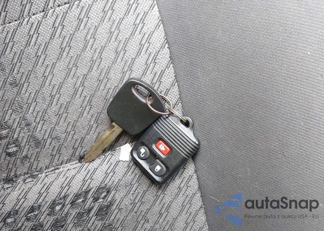 1FMYU03164KA30296: 42423140