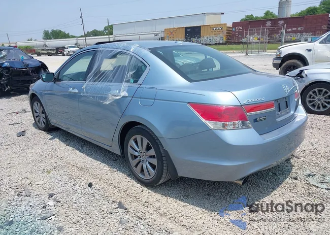 1HGCP3F8XCA015659: 42423187