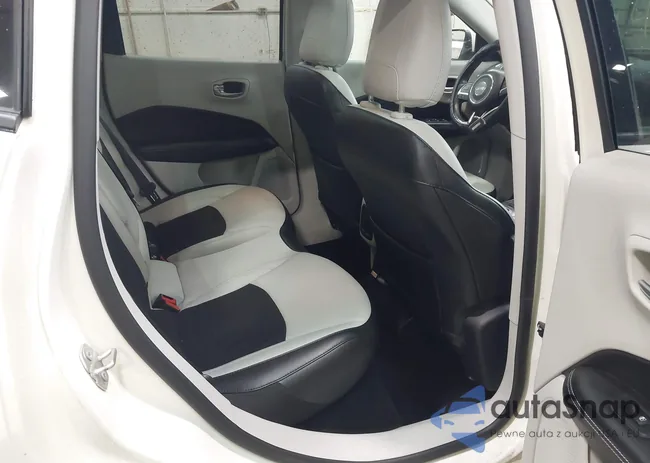 3C4NJCBB8KT685910: 42423224