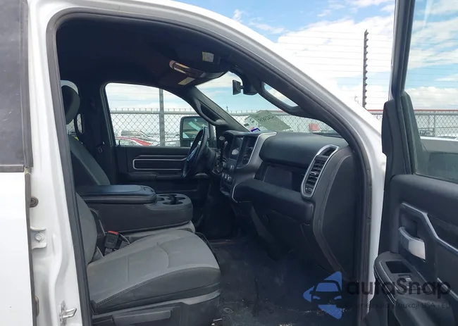 3C6UR5JL4RG340524: 42423835