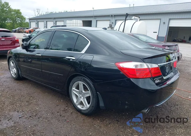 1HGCR3F91DA014677: 42423884