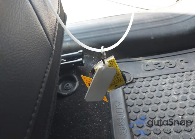 3C4NJDBB2KT792196: 42424015