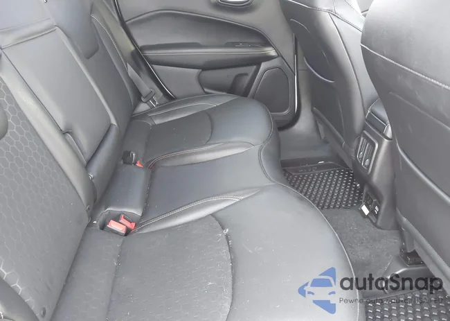 3C4NJDBB2KT792196: 42424015