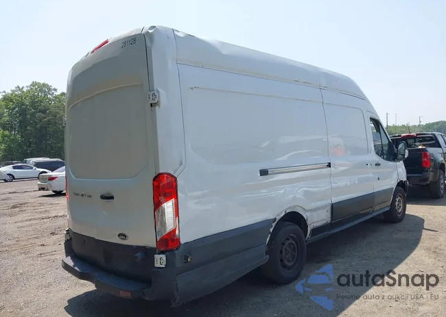 1FTYR3XM1HKA71226: 42424063